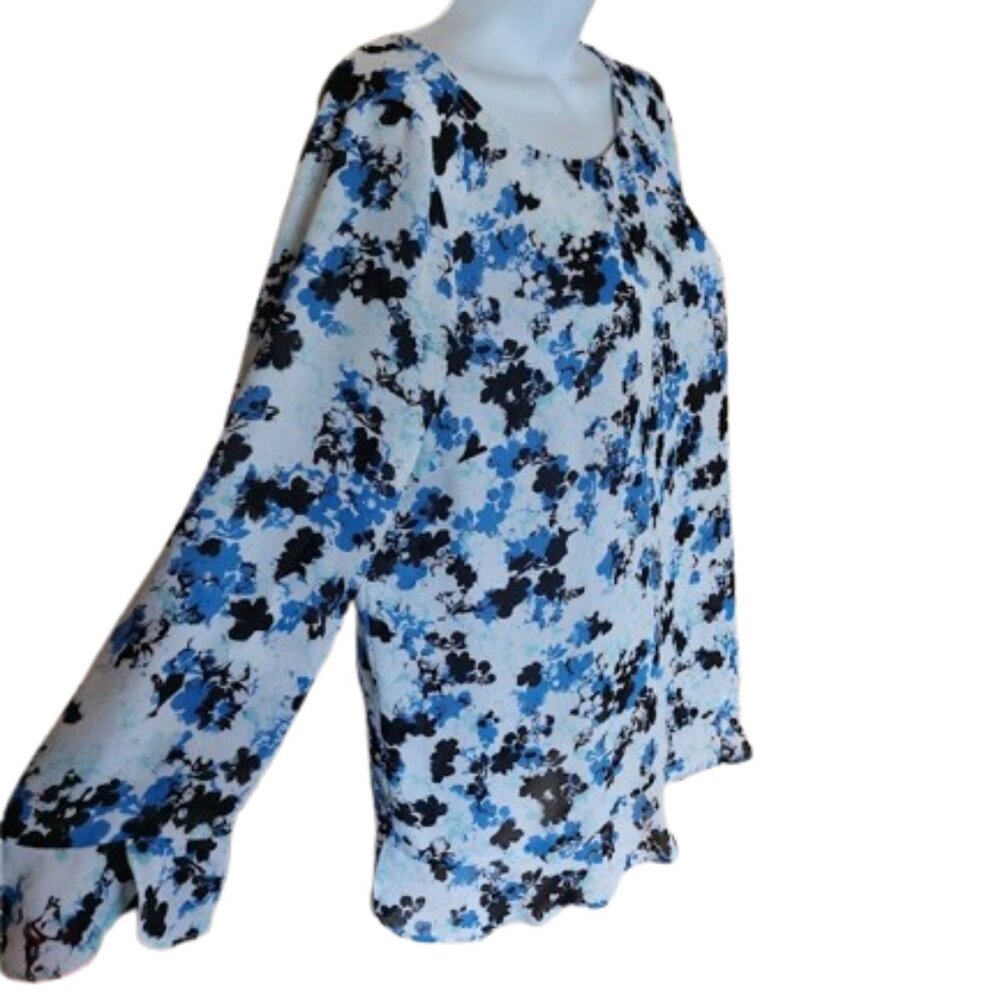 Blue and White Floral Blouse / Blousy Top Size Small - Picture 2 of 5